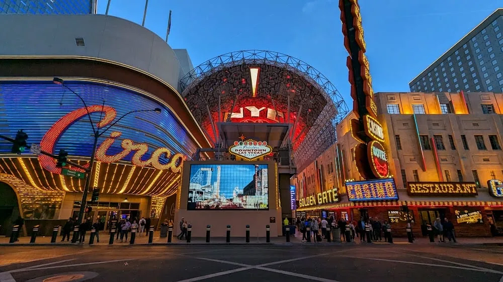 Downtown Las Vegas Fremont Street bar crawl route