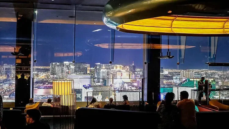 South Strip Las Vegas bar crawl drinks included, Royal Crawl