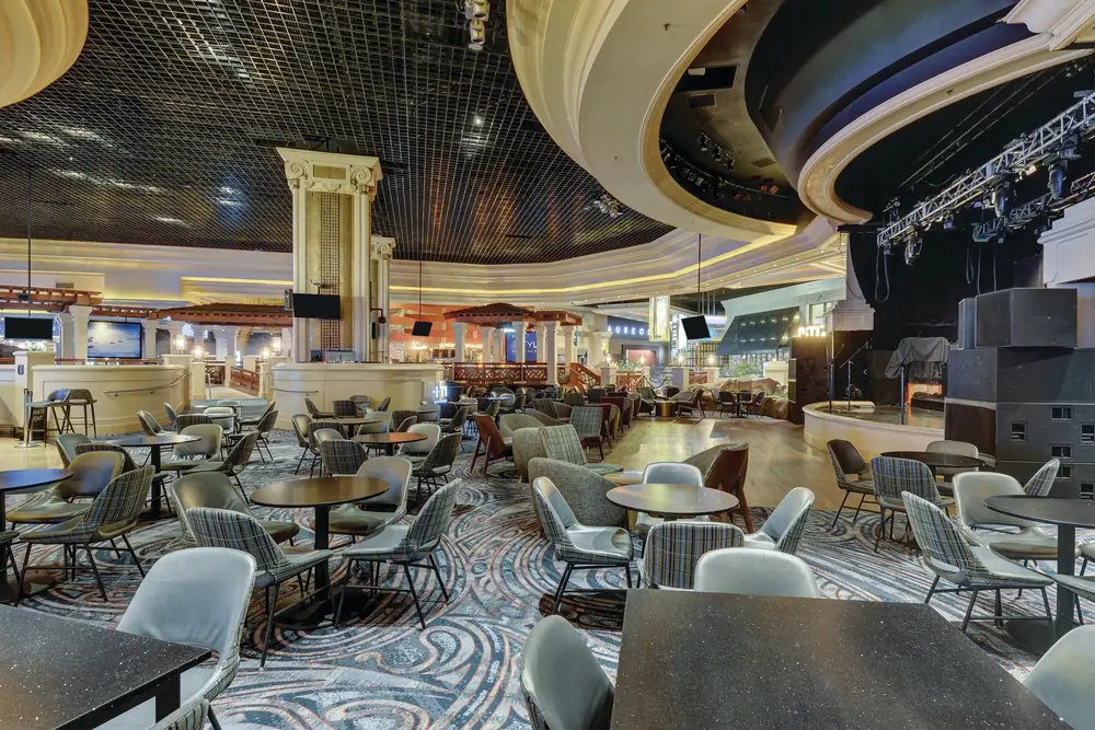 Rhythm & Riffs lounge and stage on the Mandalay Bay casino floor, Royal Crawl South Strip bar crawl stop